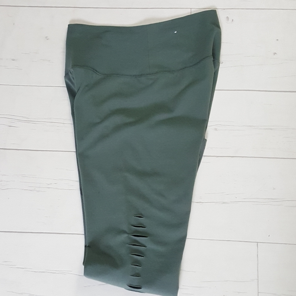 Aerie Sage Green Chill Destructed Leggings